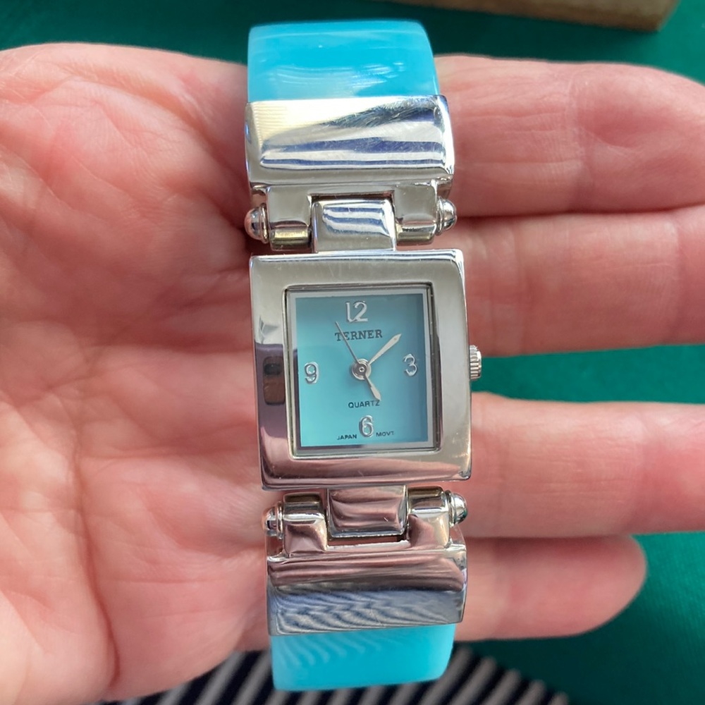 NWOT Bijoux Terner Silver/Aqua Lucite Bangle Hinged Quartz Watch